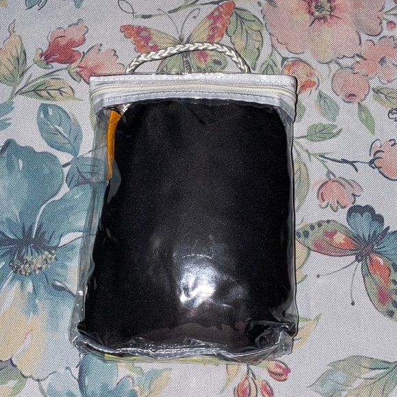 NEW MY LITTLE SEAT The Original Easy Seat Portable High Chair Cloth Travel Chair - Picture 2 of 4